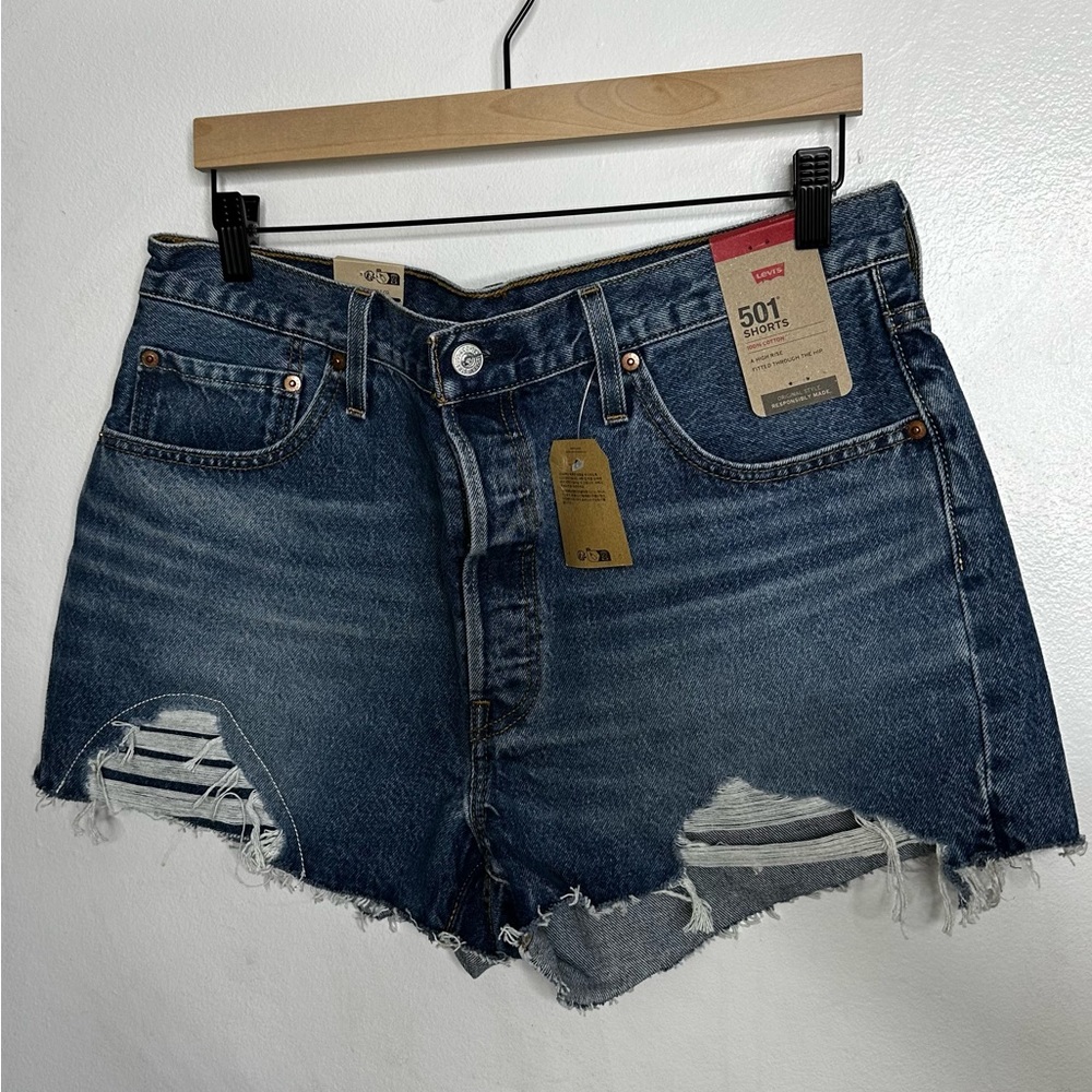 Levi's 501 high rise denim shorts. Size 33